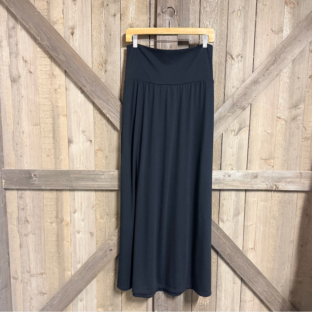 Black Maxi Skirt EUC - Picture 1 of 4